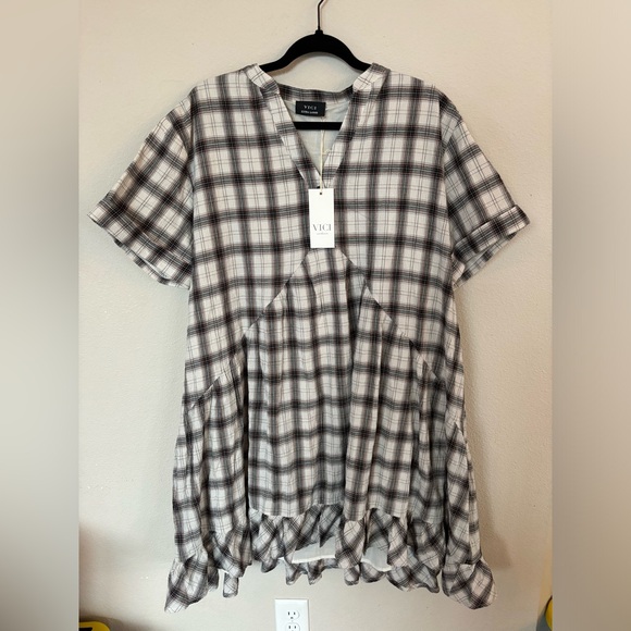 Vici Plaid Dress - Picture 4 of 5